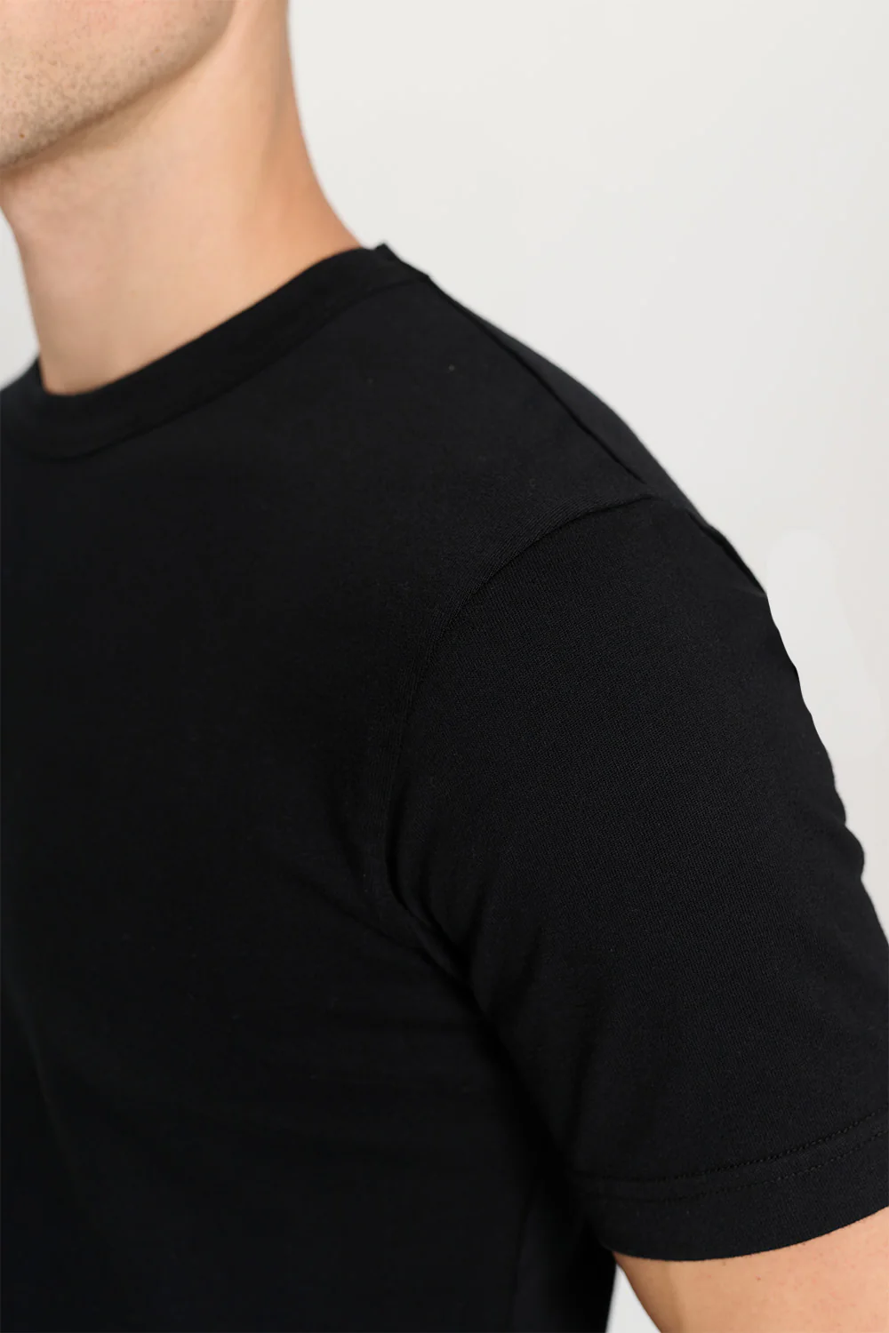 The Heavyweight T-Shirt - Black - Image 3