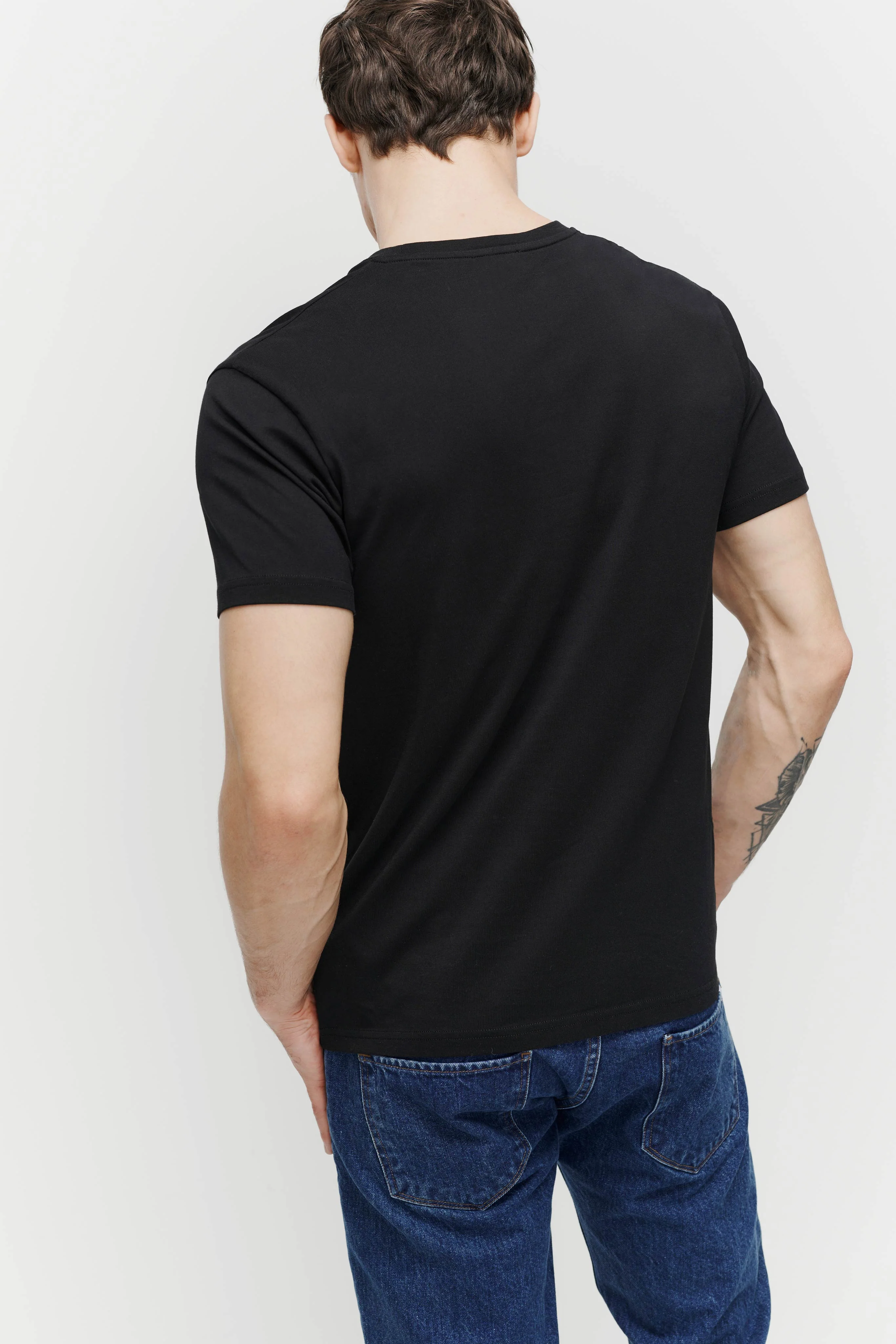 The Perfect T-Shirt - Black - Image 3