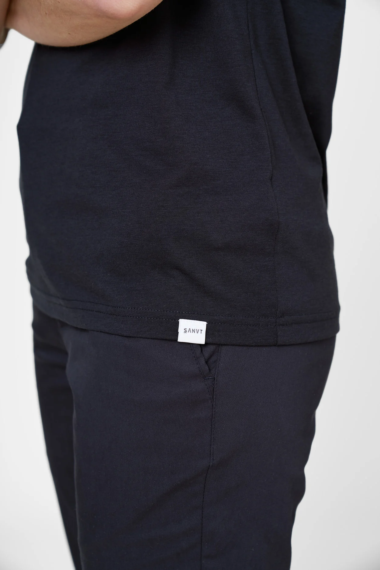 The Unisex Lightweight T-Shirt - Dark Navy - Image 6